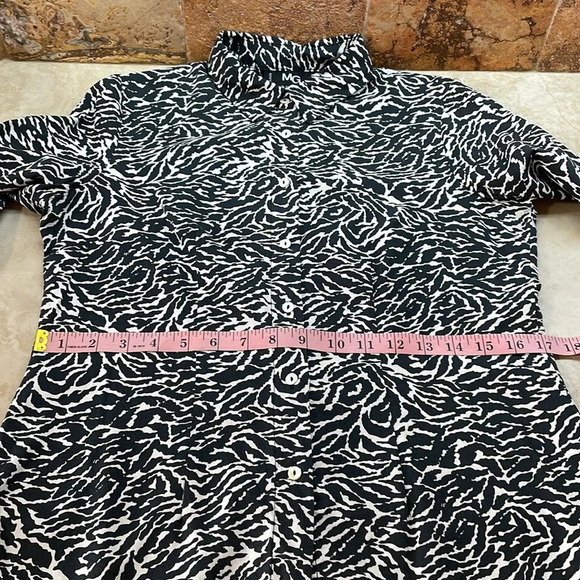 MG Silk Collection Shirt Casual Animal Print Button Down Blouse Black Size M - Picture 7 of 9